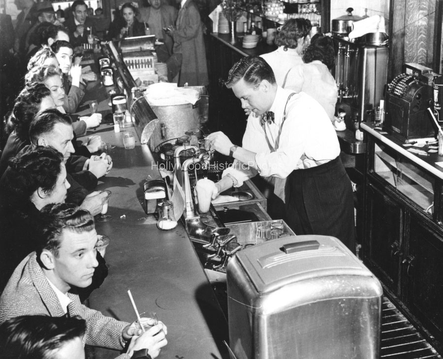 Schwabs Pharmacy 1949 3.jpg